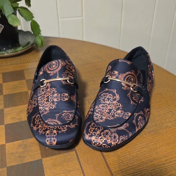 Men's Elegant Black and Gold Patterned Loafers - Picture 1 of 5